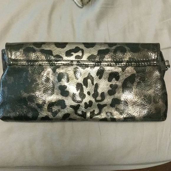 GUESS Clutch/ Wristlet - Picture 2 of 5